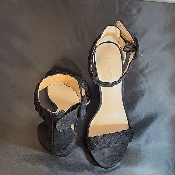 WILD DIVA BRAIDED FAUX SUEDE ANKLE STRAP WITH ADJUSTABLE BUCKLE SANDAL - Picture 5 of 16